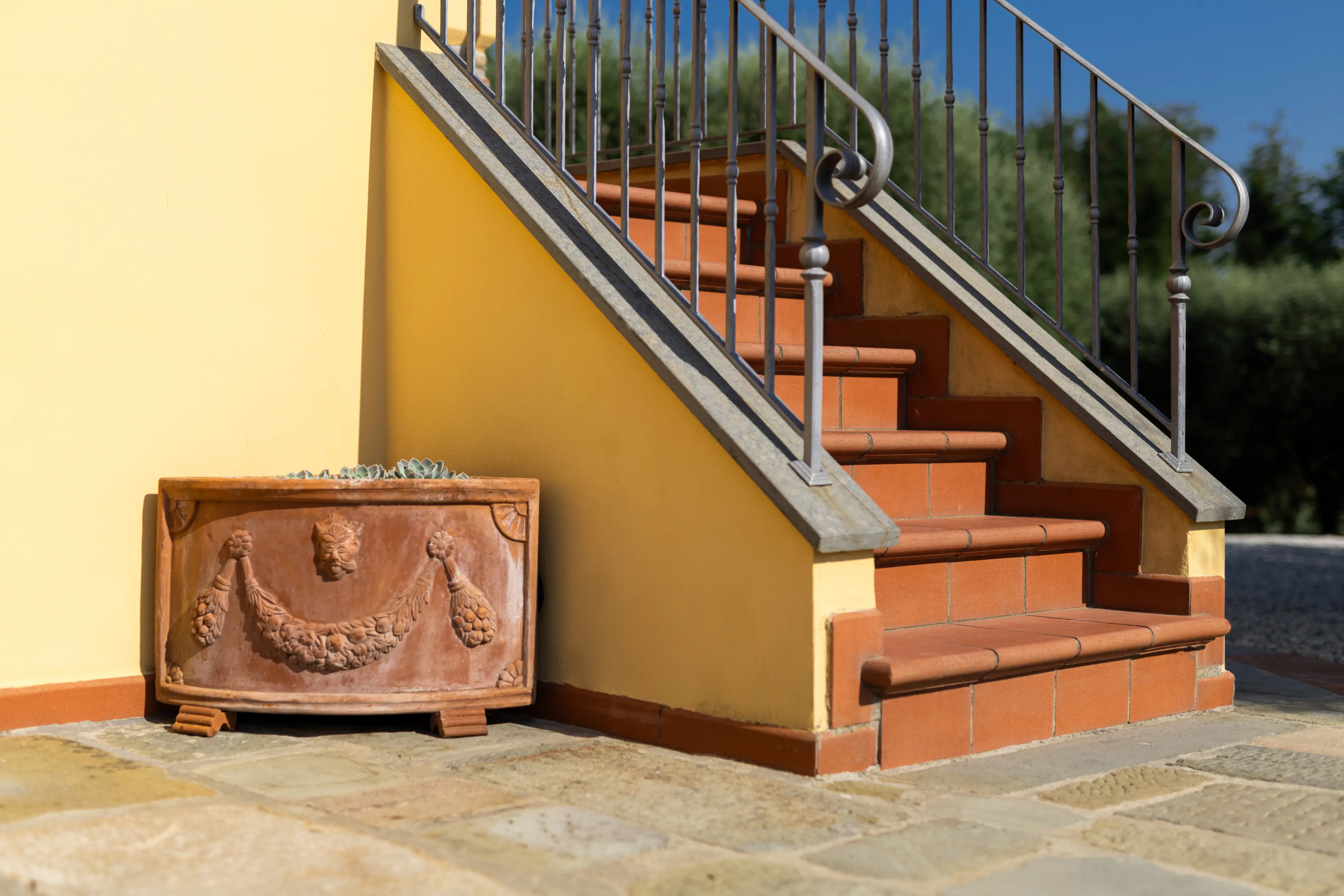 Copertine in cotto imprunetino per muretti e finiture da esterno