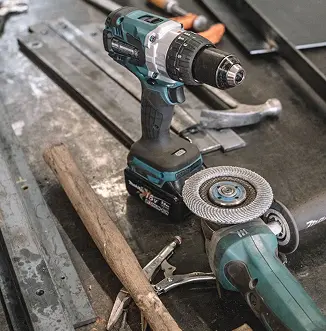 Utensili professionali per lavori edili e di ferramenta